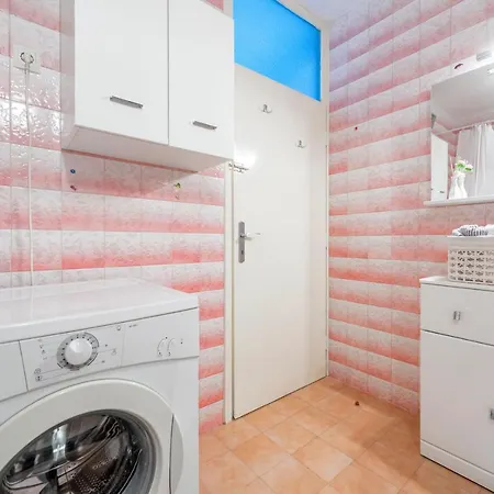 Apartman Adventure 75m2 Close To The Center Split