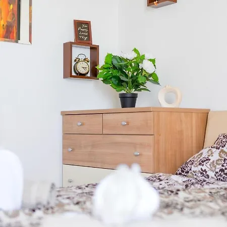 Adventure 75m2 Close To The Center Apartman
