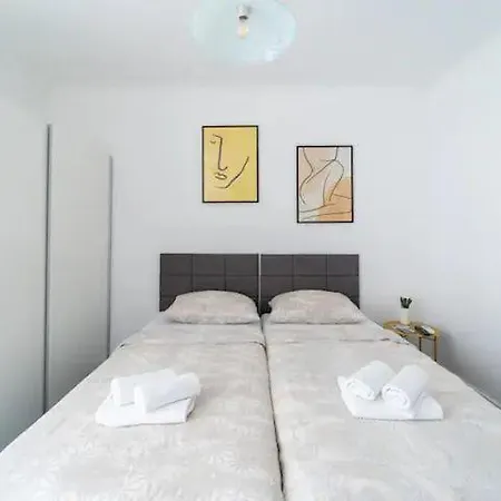Adventure 75m2 Close To The Center Apartman *