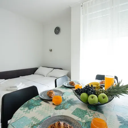Adventure 75m2 Close To The Center Apartment Split